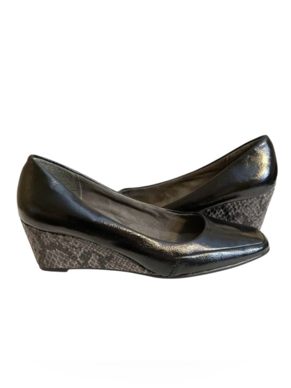 (Split Size) Aerosoles Women Leather Shoes. Size L 7/R 7.5.   Brand New.